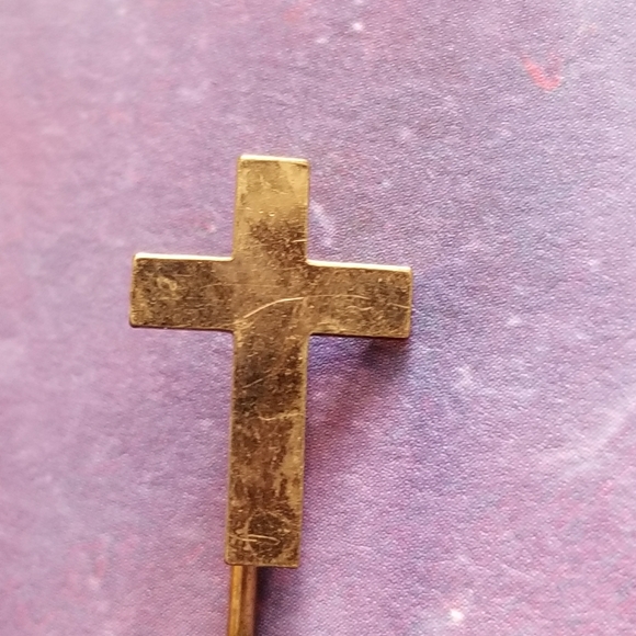 Relisted -Vintage cross stick pin gold tone crucifix brooch - Picture 11 of 16